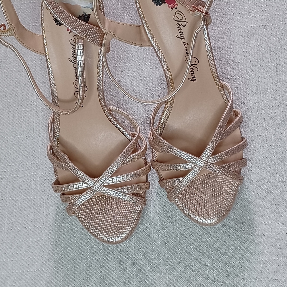 "PENNY loves KENNY" Platform 5" High Heel Sandals with 1.5" Platform  BEIGE Sz 6